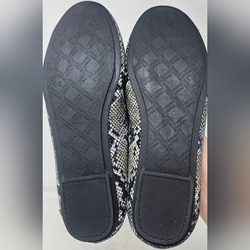 Vionic Women's Carrol Multicolor Snake Print Leather Slip On Ballet Flats Sz 8W - Picture 9 of 11